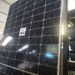 LOTE 452 - 01 PLACA SOLAR 41V 445W COM AVARIAS. (NO ESTADO) ATENÇÃO! FAZER A VISITAÇÃO ANTES DE ARREMATAR, NÃO SABEMOS SE FUNCIONA. LEILÃO NÃO TEM GARANTIA E NEM DEVOLUÇÃO, SUJEITO A POSSÍVEIS AVARIAS VISÍVEIS/OCULTAS E/OU AUSÊNCIA DE COMPONENTES.