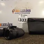 LOTE 337 - 01 BINOCULO. (NO ESTADO) ATENÇÃO! FAZER A VISITAÇÃO ANTES DE ARREMATAR, NÃO SABEMOS SE FUNCIONA. LEILÃO NÃO TEM GARANTIA E NEM DEVOLUÇÃO, SUJEITO A POSSÍVEIS AVARIAS VISÍVEIS/OCULTAS E/OU AUSÊNCIA DE COMPONENTES.