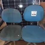 LOTE 439 - 02 CADEIRAS DE ESCRITÓRIO COM BASE GIRATÓRIA. (NO ESTADO) ATENÇÃO! FAZER A VISITAÇÃO ANTES DE ARREMATAR, NÃO SABEMOS SE FUNCIONA. LEILÃO NÃO TEM GARANTIA E NEM DEVOLUÇÃO, SUJEITO A POSSÍVEIS AVARIAS VISÍVEIS/OCULTAS E/OU AUSÊNCIA DE COMPONENTES.
