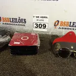 LOTE 309 - 01 APARELHO CINEBOX E 01 ÓCULOS.  (NO ESTADO) ATENÇÃO! FAZER A VISITAÇÃO ANTES DE ARREMATAR, NÃO SABEMOS SE FUNCIONA. LEILÃO NÃO TEM GARANTIA E NEM DEVOLUÇÃO, SUJEITO A POSSÍVEIS AVARIAS VISÍVEIS/OCULTAS E/OU AUSÊNCIA DE COMPONENTES.