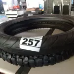 LOTE 257 - 02 PNEUS DE MOTO USADOS 90/90/21. (NO ESTADO) ATENÇÃO! FAZER A VISITAÇÃO ANTES DE ARREMATAR, NÃO SABEMOS SE FUNCIONA. LEILÃO NÃO TEM GARANTIA E NEM DEVOLUÇÃO, SUJEITO A POSSÍVEIS AVARIAS VISÍVEIS/OCULTAS E/OU AUSÊNCIA DE COMPONENTES.
