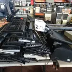 LOTE 277 - 01 ESTABILIZADOR, 02 IMPRESSORAS, 02 MONITORES, VÁRIOS TECLADOS PARA PC E PERIFÉRICOS DIVERSOS. (NO ESTADO) ATENÇÃO! FAZER A VISITAÇÃO ANTES DE ARREMATAR, NÃO SABEMOS SE FUNCIONA. LEILÃO NÃO TEM GARANTIA E NEM DEVOLUÇÃO, SUJEITO A POSSÍVEIS AVARIAS VISÍVEIS/OCULTAS E/OU AUSÊNCIA DE COMPONENTES.