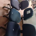 LOTE 510 - 03 CADEIRAS DE ESCRITÓRIO COM BASE GIRATÓRIA. (NO ESTADO) ATENÇÃO! FAZER A VISITAÇÃO ANTES DE ARREMATAR, NÃO SABEMOS SE FUNCIONA. LEILÃO NÃO TEM GARANTIA E NEM DEVOLUÇÃO, SUJEITO A POSSÍVEIS AVARIAS VISÍVEIS/OCULTAS E/OU AUSÊNCIA DE COMPONENTES.