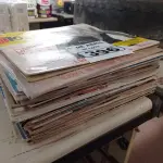 LOTE 396 - 01 LOTE COM VÁRIOS DISCOS DE VINIL. (NO ESTADO) ATENÇÃO! FAZER A VISITAÇÃO ANTES DE ARREMATAR, NÃO SABEMOS SE FUNCIONA. LEILÃO NÃO TEM GARANTIA E NEM DEVOLUÇÃO, SUJEITO A POSSÍVEIS AVARIAS VISÍVEIS/OCULTAS E/OU AUSÊNCIA DE COMPONENTES.