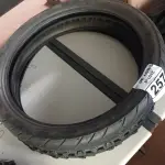 LOTE 257 - 02 PNEUS DE MOTO USADOS 90/90/21. (NO ESTADO) ATENÇÃO! FAZER A VISITAÇÃO ANTES DE ARREMATAR, NÃO SABEMOS SE FUNCIONA. LEILÃO NÃO TEM GARANTIA E NEM DEVOLUÇÃO, SUJEITO A POSSÍVEIS AVARIAS VISÍVEIS/OCULTAS E/OU AUSÊNCIA DE COMPONENTES.