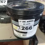 LOTE 266 - 01 BALDE DE GRAXA POLY EX NLGI2 10KG. (NO ESTADO) ATENÇÃO! FAZER A VISITAÇÃO ANTES DE ARREMATAR, NÃO SABEMOS SE FUNCIONA. LEILÃO NÃO TEM GARANTIA E NEM DEVOLUÇÃO, SUJEITO A POSSÍVEIS AVARIAS VISÍVEIS/OCULTAS E/OU AUSÊNCIA DE COMPONENTES.