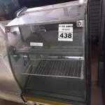 LOTE 438 - 01 BALCÃO QUENTE MARCA GELOPAR. (NO ESTADO) ATENÇÃO! FAZER A VISITAÇÃO ANTES DE ARREMATAR, NÃO SABEMOS SE FUNCIONA. LEILÃO NÃO TEM GARANTIA E NEM DEVOLUÇÃO, SUJEITO A POSSÍVEIS AVARIAS VISÍVEIS/OCULTAS E/OU AUSÊNCIA DE COMPONENTES.