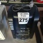 LOTE 275 - 01 CAFETEIRA. (NO ESTADO) ATENÇÃO! FAZER A VISITAÇÃO ANTES DE ARREMATAR, NÃO SABEMOS SE FUNCIONA. LEILÃO NÃO TEM GARANTIA E NEM DEVOLUÇÃO, SUJEITO A POSSÍVEIS AVARIAS VISÍVEIS/OCULTAS E/OU AUSÊNCIA DE COMPONENTES.