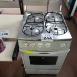 LOTE 244 - 01 FOGÃO A GÁS 04 BOCAS MARCA BRASTEMP. (NO ESTADO) ATENÇÃO! FAZER A VISITAÇÃO ANTES DE ARREMATAR, NÃO SABEMOS SE FUNCIONA. LEILÃO NÃO TEM GARANTIA E NEM DEVOLUÇÃO, SUJEITO A POSSÍVEIS AVARIAS VISÍVEIS/OCULTAS E/OU AUSÊNCIA DE COMPONENTES.