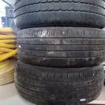 LOTE 383 - 04 PNEUS USADOS MEDIDAS DIVERSAS. (NO ESTADO) ATENÇÃO! FAZER A VISITAÇÃO ANTES DE ARREMATAR, NÃO SABEMOS SE FUNCIONA. LEILÃO NÃO TEM GARANTIA E NEM DEVOLUÇÃO, SUJEITO A POSSÍVEIS AVARIAS VISÍVEIS/OCULTAS E/OU AUSÊNCIA DE COMPONENTES.
