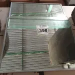LOTE 398 - 02 ESPELHOS E 02 PRATELEIRAS DE VIDRO TEMPERADO. (NO ESTADO) ATENÇÃO! FAZER A VISITAÇÃO ANTES DE ARREMATAR, NÃO SABEMOS SE FUNCIONA. LEILÃO NÃO TEM GARANTIA E NEM DEVOLUÇÃO, SUJEITO A POSSÍVEIS AVARIAS VISÍVEIS/OCULTAS E/OU AUSÊNCIA DE COMPONENTES.