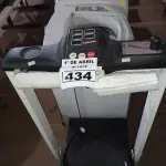 LOTE 434 - 01 ESTEIRA ERGOMÉTRICA. (NO ESTADO) ATENÇÃO! FAZER A VISITAÇÃO ANTES DE ARREMATAR, NÃO SABEMOS SE FUNCIONA. LEILÃO NÃO TEM GARANTIA E NEM DEVOLUÇÃO, SUJEITO A POSSÍVEIS AVARIAS VISÍVEIS/OCULTAS E/OU AUSÊNCIA DE COMPONENTES.
