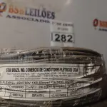 LOTE 282 - 01 ROLO DE CABO FLEXÍVEL 100M 2,5MM NA COR CINZA(NOVO). (NO ESTADO) ATENÇÃO! FAZER A VISITAÇÃO ANTES DE ARREMATAR, NÃO SABEMOS SE FUNCIONA. LEILÃO NÃO TEM GARANTIA E NEM DEVOLUÇÃO, SUJEITO A POSSÍVEIS AVARIAS VISÍVEIS/OCULTAS E/OU AUSÊNCIA DE COMPONENTES.
