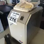 LOTE 276 - 01 ESTABILIZADOR MARCA KVA E UM TELEFONE. (NO ESTADO) ATENÇÃO! FAZER A VISITAÇÃO ANTES DE ARREMATAR, NÃO SABEMOS SE FUNCIONA. LEILÃO NÃO TEM GARANTIA E NEM DEVOLUÇÃO, SUJEITO A POSSÍVEIS AVARIAS VISÍVEIS/OCULTAS E/OU AUSÊNCIA DE COMPONENTES.