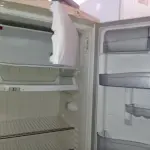 LOTE 416 - 01 GELADEIRA MARCA CÔNSUL 220V. (NO ESTADO) ATENÇÃO! FAZER A VISITAÇÃO ANTES DE ARREMATAR, NÃO SABEMOS SE FUNCIONA. LEILÃO NÃO TEM GARANTIA E NEM DEVOLUÇÃO, SUJEITO A POSSÍVEIS AVARIAS VISÍVEIS/OCULTAS E/OU AUSÊNCIA DE COMPONENTES.