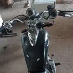 LOTE 345 - 01 MOTO KANSAS 150 ANO/MODELO 2008 NA COR PRETA. (NO ESTADO) ATENÇÃO! FAZER A VISITAÇÃO ANTES DE ARREMATAR, NÃO SABEMOS SE FUNCIONA. LEILÃO NÃO TEM GARANTIA E NEM DEVOLUÇÃO, SUJEITO A POSSÍVEIS AVARIAS VISÍVEIS/OCULTAS E/OU AUSÊNCIA DE COMPONENTES.