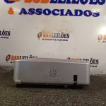 LOTE 321 - 01 PROJETOR MULTIMIDIA MARCA HITACHI. (NO ESTADO) ATENÇÃO! FAZER A VISITAÇÃO ANTES DE ARREMATAR, NÃO SABEMOS SE FUNCIONA. LEILÃO NÃO TEM GARANTIA E NEM DEVOLUÇÃO, SUJEITO A POSSÍVEIS AVARIAS VISÍVEIS/OCULTAS E/OU AUSÊNCIA DE COMPONENTES.