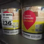 LOTE 236 - 02 GALÕES DE ADESIVO COLAMULT QUARTZOLIT 2,8KG. (NO ESTADO) ATENÇÃO! FAZER A VISITAÇÃO ANTES DE ARREMATAR, NÃO SABEMOS SE FUNCIONA. LEILÃO NÃO TEM GARANTIA E NEM DEVOLUÇÃO, SUJEITO A POSSÍVEIS AVARIAS VISÍVEIS/OCULTAS E/OU AUSÊNCIA DE COMPONENTES.