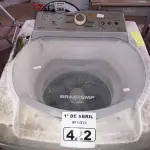 LOTE 422 - 01 LAVADORA MARCA BRASTEMP 9KG. (NO ESTADO) ATENÇÃO! FAZER A VISITAÇÃO ANTES DE ARREMATAR, NÃO SABEMOS SE FUNCIONA. LEILÃO NÃO TEM GARANTIA E NEM DEVOLUÇÃO, SUJEITO A POSSÍVEIS AVARIAS VISÍVEIS/OCULTAS E/OU AUSÊNCIA DE COMPONENTES.