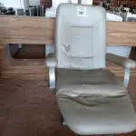 LOTE 301 - 01 POLTRONA PARA DESCANSO RECLINÁVEL. (NO ESTADO) ATENÇÃO! FAZER A VISITAÇÃO ANTES DE ARREMATAR, NÃO SABEMOS SE FUNCIONA. LEILÃO NÃO TEM GARANTIA E NEM DEVOLUÇÃO, SUJEITO A POSSÍVEIS AVARIAS VISÍVEIS/OCULTAS E/OU AUSÊNCIA DE COMPONENTES.