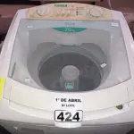 LOTE 424 - 01 LAVADORA MARCA CÔNSUL 7,5 KG 127V. (NO ESTADO) ATENÇÃO! FAZER A VISITAÇÃO ANTES DE ARREMATAR, NÃO SABEMOS SE FUNCIONA. LEILÃO NÃO TEM GARANTIA E NEM DEVOLUÇÃO, SUJEITO A POSSÍVEIS AVARIAS VISÍVEIS/OCULTAS E/OU AUSÊNCIA DE COMPONENTES.