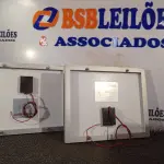 LOTE 289 - 02 PLACAS SOLARES 18V 10W. (NO ESTADO) ATENÇÃO! FAZER A VISITAÇÃO ANTES DE ARREMATAR, NÃO SABEMOS SE FUNCIONA. LEILÃO NÃO TEM GARANTIA E NEM DEVOLUÇÃO, SUJEITO A POSSÍVEIS AVARIAS VISÍVEIS/OCULTAS E/OU AUSÊNCIA DE COMPONENTES.