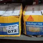 LOTE 072 - 02 CAIXAS DE SIKA TOP-100, REVESTIMENTO IMPERMEABILIZANTE SEMI-FLEXIVEL 18KG. (NO ESTADO) ATENÇÃO! FAZER A VISITAÇÃO ANTES DE ARREMATAR, NÃO SABEMOS SE FUNCIONA. LEILÃO NÃO TEM GARANTIA E NEM DEVOLUÇÃO, SUJEITO A POSSÍVEIS AVARIAS VISÍVEIS/OCULTAS E/OU AUSÊNCIA DE COMPONENTES.