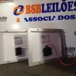 LOTE 308 - 02 PLACAS SOLARES 18V 10W. (NO ESTADO) ATENÇÃO! FAZER A VISITAÇÃO ANTES DE ARREMATAR, NÃO SABEMOS SE FUNCIONA. LEILÃO NÃO TEM GARANTIA E NEM DEVOLUÇÃO, SUJEITO A POSSÍVEIS AVARIAS VISÍVEIS/OCULTAS E/OU AUSÊNCIA DE COMPONENTES.