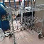 LOTE 323 - 01 CARRINHO PARA TRANSPORTE DE ALIMENTOS. (NO ESTADO) ATENÇÃO! FAZER A VISITAÇÃO ANTES DE ARREMATAR, NÃO SABEMOS SE FUNCIONA. LEILÃO NÃO TEM GARANTIA E NEM DEVOLUÇÃO, SUJEITO A POSSÍVEIS AVARIAS VISÍVEIS/OCULTAS E/OU AUSÊNCIA DE COMPONENTES.