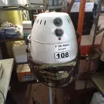 LOTE 108 - 01 SECADOR DE CABELO ANTIGO. (NO ESTADO) ATENÇÃO! FAZER A VISITAÇÃO ANTES DE ARREMATAR, NÃO SABEMOS SE FUNCIONA. LEILÃO NÃO TEM GARANTIA E NEM DEVOLUÇÃO, SUJEITO A POSSÍVEIS AVARIAS VISÍVEIS/OCULTAS E/OU AUSÊNCIA DE COMPONENTES.