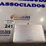 LOTE 241 - 01 TABLET MARCA PHILCO. (NO ESTADO) ATENÇÃO! FAZER A VISITAÇÃO ANTES DE ARREMATAR, NÃO SABEMOS SE FUNCIONA. LEILÃO NÃO TEM GARANTIA E NEM DEVOLUÇÃO, SUJEITO A POSSÍVEIS AVARIAS VISÍVEIS/OCULTAS E/OU AUSÊNCIA DE COMPONENTES.