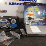LOTE 097 - 01 DVD KARAOKÊ E 01 CAIXA DE SOM BLUETOOTH. (NO ESTADO) ATENÇÃO! FAZER A VISITAÇÃO ANTES DE ARREMATAR, NÃO SABEMOS SE FUNCIONA. LEILÃO NÃO TEM GARANTIA E NEM DEVOLUÇÃO, SUJEITO A POSSÍVEIS AVARIAS VISÍVEIS/OCULTAS E/OU AUSÊNCIA DE COMPONENTES.