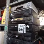 LOTE 050 - 07 APARELHOS DE VIDEOCASSETE MARCAS E MODELOS DIVERSOS. (NO ESTADO) ATENÇÃO! FAZER A VISITAÇÃO ANTES DE ARREMATAR, NÃO SABEMOS SE FUNCIONA. LEILÃO NÃO TEM GARANTIA E NEM DEVOLUÇÃO, SUJEITO A POSSÍVEIS AVARIAS VISÍVEIS/OCULTAS E/OU AUSÊNCIA DE COMPONENTES.