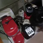 LOTE 024 - 01 LOTE COM UTENSÍLIOS DIVERSOS. (NO ESTADO) ATENÇÃO! FAZER A VISITAÇÃO ANTES DE ARREMATAR, NÃO SABEMOS SE FUNCIONA. LEILÃO NÃO TEM GARANTIA E NEM DEVOLUÇÃO, SUJEITO A POSSÍVEIS AVARIAS VISÍVEIS/OCULTAS E/OU AUSÊNCIA DE COMPONENTES.
