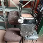LOTE 322 - 03 CADEIRAS DE ESCRITÓRIO BASES FIXAS. (NO ESTADO) ATENÇÃO! FAZER A VISITAÇÃO ANTES DE ARREMATAR, NÃO SABEMOS SE FUNCIONA. LEILÃO NÃO TEM GARANTIA E NEM DEVOLUÇÃO, SUJEITO A POSSÍVEIS AVARIAS VISÍVEIS/OCULTAS E/OU AUSÊNCIA DE COMPONENTES.