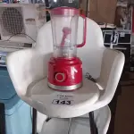 LOTE 143 - 02 CADEIRAS COM BASE CROMADA E 01 LIQUIDIFICADOR. (NO ESTADO) ATENÇÃO! FAZER A VISITAÇÃO ANTES DE ARREMATAR, NÃO SABEMOS SE FUNCIONA. LEILÃO NÃO TEM GARANTIA E NEM DEVOLUÇÃO, SUJEITO A POSSÍVEIS AVARIAS VISÍVEIS/OCULTAS E/OU AUSÊNCIA DE COMPONENTES.