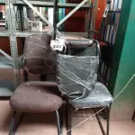 LOTE 322 - 03 CADEIRAS DE ESCRITÓRIO BASES FIXAS. (NO ESTADO) ATENÇÃO! FAZER A VISITAÇÃO ANTES DE ARREMATAR, NÃO SABEMOS SE FUNCIONA. LEILÃO NÃO TEM GARANTIA E NEM DEVOLUÇÃO, SUJEITO A POSSÍVEIS AVARIAS VISÍVEIS/OCULTAS E/OU AUSÊNCIA DE COMPONENTES.