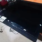 LOTE 017 - 01 TV SONY 32” POL PARA RETIRADA DE PEÇAS. (NO ESTADO) ATENÇÃO! FAZER A VISITAÇÃO ANTES DE ARREMATAR, NÃO SABEMOS SE FUNCIONA. LEILÃO NÃO TEM GARANTIA E NEM DEVOLUÇÃO, SUJEITO A POSSÍVEIS AVARIAS VISÍVEIS/OCULTAS E/OU AUSÊNCIA DE COMPONENTES.