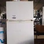 LOTE 193 - 01 GELADEIRA MARCA ELECTROLUX 220V. (NO ESTADO) ATENÇÃO! FAZER A VISITAÇÃO ANTES DE ARREMATAR, NÃO SABEMOS SE FUNCIONA. LEILÃO NÃO TEM GARANTIA E NEM DEVOLUÇÃO, SUJEITO A POSSÍVEIS AVARIAS VISÍVEIS/OCULTAS E/OU AUSÊNCIA DE COMPONENTES.
