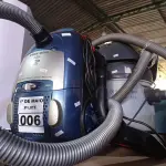 LOTE 006 - 02 ASPIRADORES DE PÓ MARCAS E MODELOS DIVERSOS. (NO ESTADO) ATENÇÃO! FAZER A VISITAÇÃO ANTES DE ARREMATAR, NÃO SABEMOS SE FUNCIONA. LEILÃO NÃO TEM GARANTIA E NEM DEVOLUÇÃO, SUJEITO A POSSÍVEIS AVARIAS VISÍVEIS/OCULTAS E/OU AUSÊNCIA DE COMPONENTES.