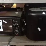 LOTE 104 - 01 FORNO ELÉTRICO E 01 MÁQUINA DE FAZER PÃO MARCA SUGGAR 220V. (NO ESTADO) ATENÇÃO! FAZER A VISITAÇÃO ANTES DE ARREMATAR, NÃO SABEMOS SE FUNCIONA. LEILÃO NÃO TEM GARANTIA E NEM DEVOLUÇÃO, SUJEITO A POSSÍVEIS AVARIAS VISÍVEIS/OCULTAS E/OU AUSÊNCIA DE COMPONENTES.