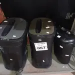 LOTE 067 - 03 FRAGMENTADORAS DE PAPEL MARCAS E MODELOS DIVERSOS. (NO ESTADO) ATENÇÃO! FAZER A VISITAÇÃO ANTES DE ARREMATAR, NÃO SABEMOS SE FUNCIONA. LEILÃO NÃO TEM GARANTIA E NEM DEVOLUÇÃO, SUJEITO A POSSÍVEIS AVARIAS VISÍVEIS/OCULTAS E/OU AUSÊNCIA DE COMPONENTES.