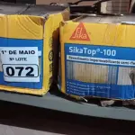 LOTE 072 - 02 CAIXAS DE SIKA TOP-100, REVESTIMENTO IMPERMEABILIZANTE SEMI-FLEXIVEL 18KG. (NO ESTADO) ATENÇÃO! FAZER A VISITAÇÃO ANTES DE ARREMATAR, NÃO SABEMOS SE FUNCIONA. LEILÃO NÃO TEM GARANTIA E NEM DEVOLUÇÃO, SUJEITO A POSSÍVEIS AVARIAS VISÍVEIS/OCULTAS E/OU AUSÊNCIA DE COMPONENTES.