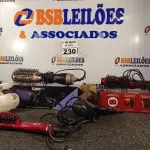 LOTE 230 - 03 ESCOVAS, 01 SECADOR E 01 MASSAGEADOR MARCAS E MODELOS DIVERSOS. (NO ESTADO) ATENÇÃO! FAZER A VISITAÇÃO ANTES DE ARREMATAR, NÃO SABEMOS SE FUNCIONA. LEILÃO NÃO TEM GARANTIA E NEM DEVOLUÇÃO, SUJEITO A POSSÍVEIS AVARIAS VISÍVEIS/OCULTAS E/OU AUSÊNCIA DE COMPONENTES.