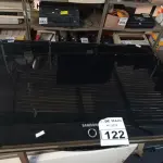 LOTE 122 - 01 TV SAMSUNG 40” POL PARA RETIRADA DE PEÇAS. (NO ESTADO) ATENÇÃO! FAZER A VISITAÇÃO ANTES DE ARREMATAR, NÃO SABEMOS SE FUNCIONA. LEILÃO NÃO TEM GARANTIA E NEM DEVOLUÇÃO, SUJEITO A POSSÍVEIS AVARIAS VISÍVEIS/OCULTAS E/OU AUSÊNCIA DE COMPONENTES.