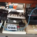 LOTE 098 - 02 RELÓGIOS DE PONTO E VÁRIAS CALCULADORAS MARCAS E MODELOS DIVERSOS. (NO ESTADO) ATENÇÃO! FAZER A VISITAÇÃO ANTES DE ARREMATAR, NÃO SABEMOS SE FUNCIONA. LEILÃO NÃO TEM GARANTIA E NEM DEVOLUÇÃO, SUJEITO A POSSÍVEIS AVARIAS VISÍVEIS/OCULTAS E/OU AUSÊNCIA DE COMPONENTES.