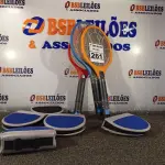 LOTE 261 - 04 RAQUETES MATA MOSQUITO E 05 PORTA CD’S. (NO ESTADO) ATENÇÃO! FAZER A VISITAÇÃO ANTES DE ARREMATAR, NÃO SABEMOS SE FUNCIONA. LEILÃO NÃO TEM GARANTIA E NEM DEVOLUÇÃO, SUJEITO A POSSÍVEIS AVARIAS VISÍVEIS/OCULTAS E/OU AUSÊNCIA DE COMPONENTES.