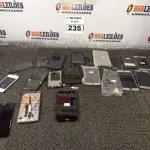 LOTE 235 - 01 LOTE COM VÁRIAS TELAS PARA CELULAR DIVERSOS. (NO ESTADO) ATENÇÃO! FAZER A VISITAÇÃO ANTES DE ARREMATAR, NÃO SABEMOS SE FUNCIONA. LEILÃO NÃO TEM GARANTIA E NEM DEVOLUÇÃO, SUJEITO A POSSÍVEIS AVARIAS VISÍVEIS/OCULTAS E/OU AUSÊNCIA DE COMPONENTES.