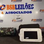 LOTE 224 - 01 APARELHO MULTIMIDIA E 01 CAIXA DE SOM BLUETOOTH. (NO ESTADO) ATENÇÃO! FAZER A VISITAÇÃO ANTES DE ARREMATAR, NÃO SABEMOS SE FUNCIONA. LEILÃO NÃO TEM GARANTIA E NEM DEVOLUÇÃO, SUJEITO A POSSÍVEIS AVARIAS VISÍVEIS/OCULTAS E/OU AUSÊNCIA DE COMPONENTES.