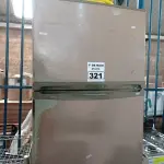 LOTE 321 - 01 GELADEIRA MARCA ELECTROLUX 220V. (NO ESTADO) ATENÇÃO! FAZER A VISITAÇÃO ANTES DE ARREMATAR, NÃO SABEMOS SE FUNCIONA. LEILÃO NÃO TEM GARANTIA E NEM DEVOLUÇÃO, SUJEITO A POSSÍVEIS AVARIAS VISÍVEIS/OCULTAS E/OU AUSÊNCIA DE COMPONENTES.